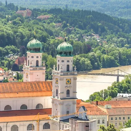 Zur Schonen Aussicht