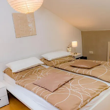 Zur Schonen Aussicht Apartman Hutthurm